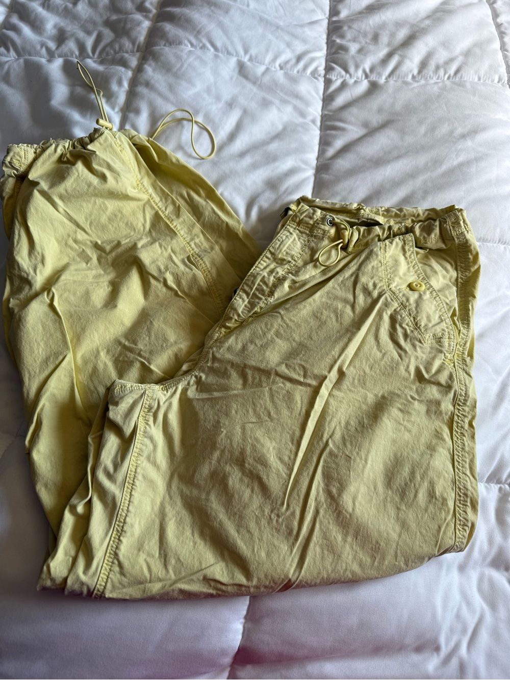 American Eagle Outfitters Pale Yellow Cargo Drawstring Pants